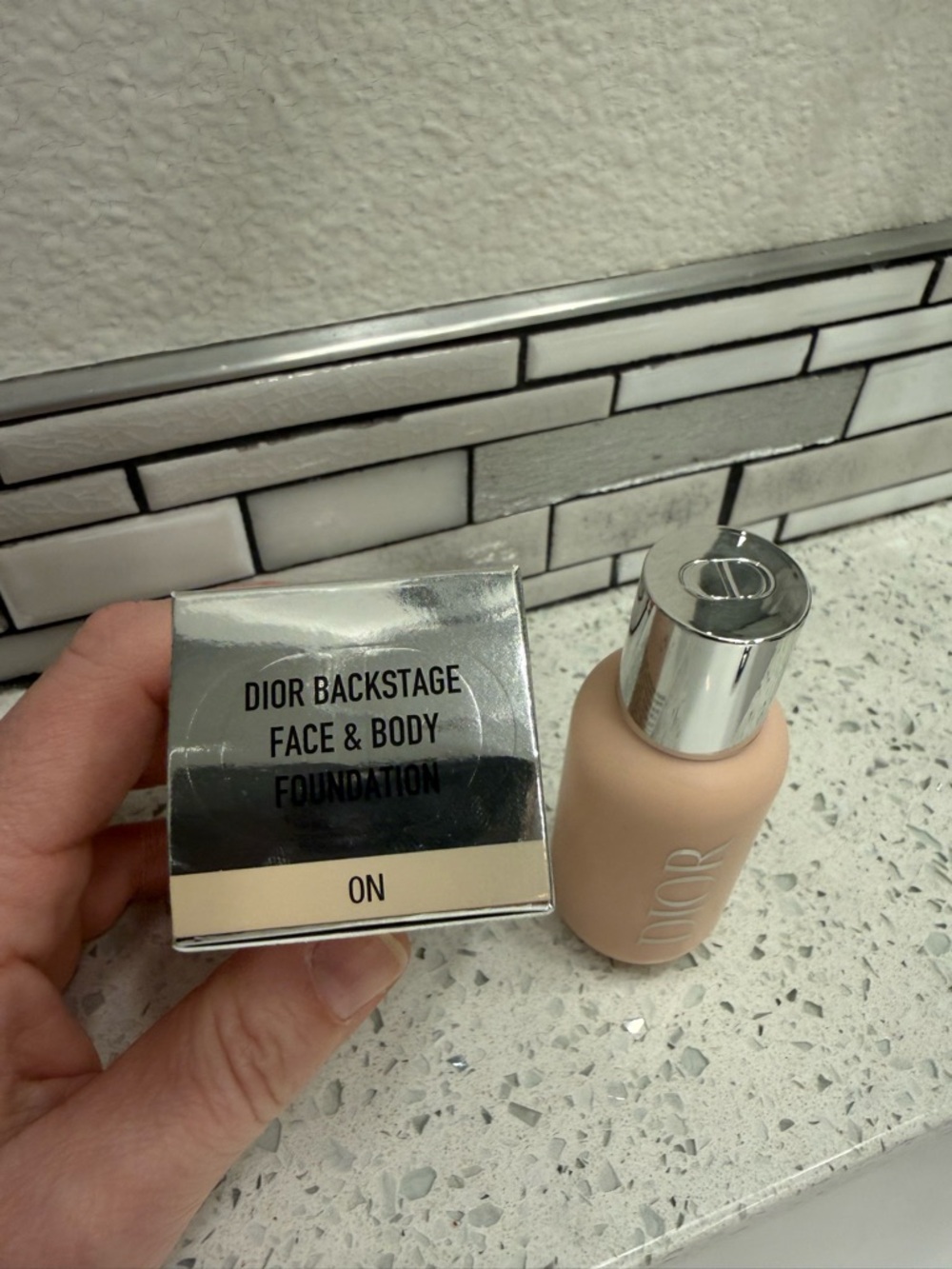 Dior Backstage Face & Body Foundation - 0N - Picture 2 of 2